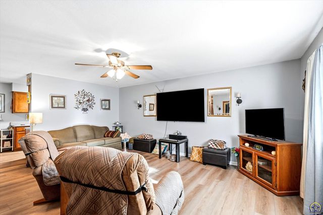 4941 NW Haven RD, Topeka, KS 66617
