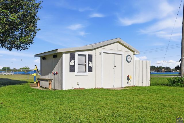 4941 NW Haven RD, Topeka, KS 66617