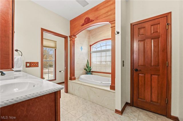 6430 Great Court Circle NW, Massillon, OH 44646