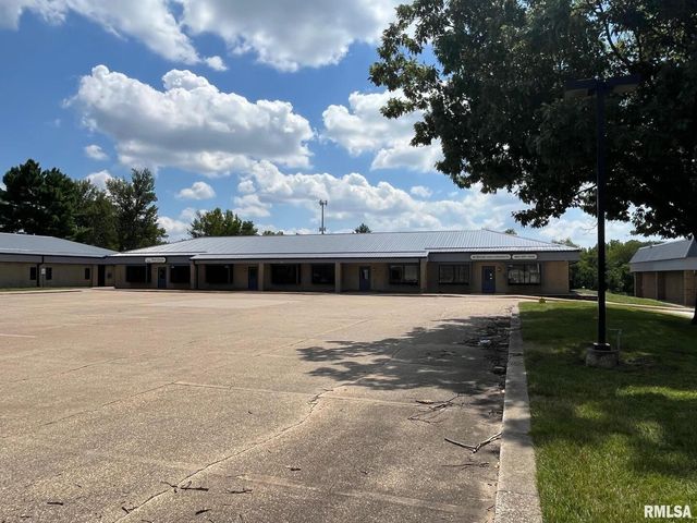 3823 W LOCUST Street, Davenport, IA 52804