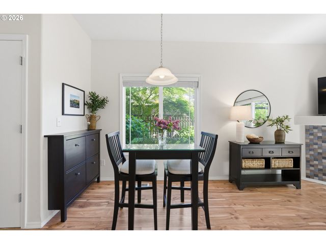 2320 Nw MEADOWS Dr, Mc Minnville, OR 97128