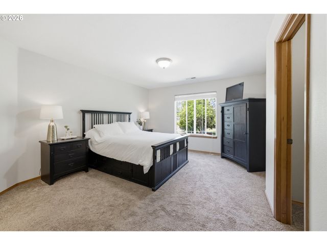 2320 Nw MEADOWS Dr, Mc Minnville, OR 97128