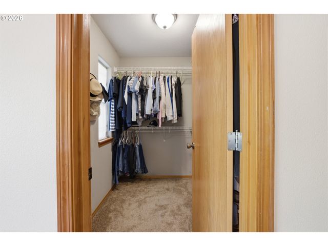 2320 Nw MEADOWS Dr, Mc Minnville, OR 97128