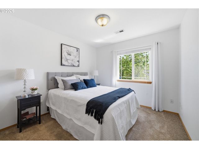 2320 Nw MEADOWS Dr, Mc Minnville, OR 97128