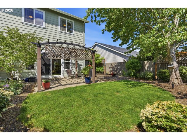 2320 Nw MEADOWS Dr, Mc Minnville, OR 97128