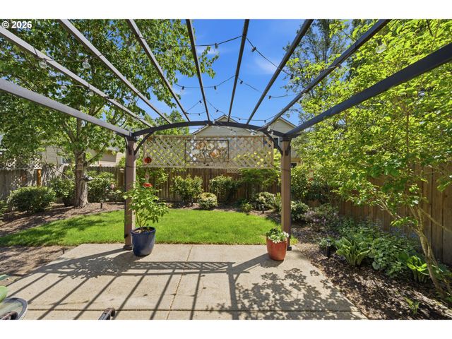 2320 Nw MEADOWS Dr, Mc Minnville, OR 97128