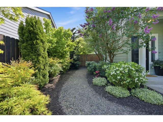 2320 Nw MEADOWS Dr, Mc Minnville, OR 97128
