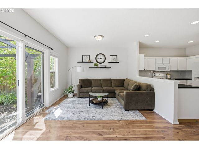 2320 Nw MEADOWS Dr, Mc Minnville, OR 97128