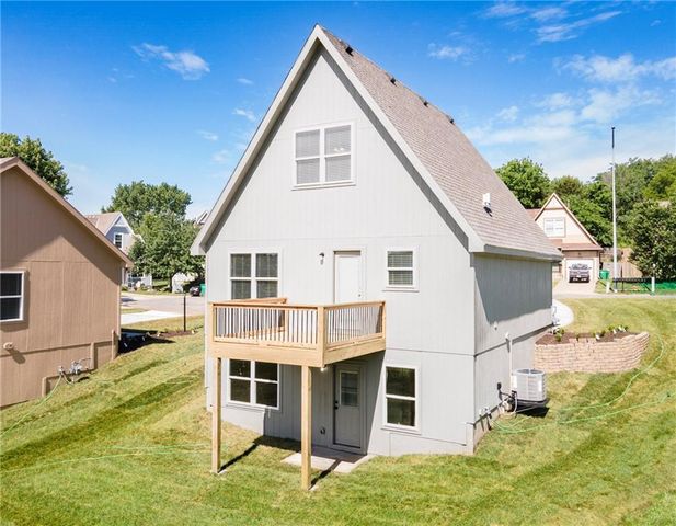 13741 Leigh Drive, Bonner Springs, KS 66012