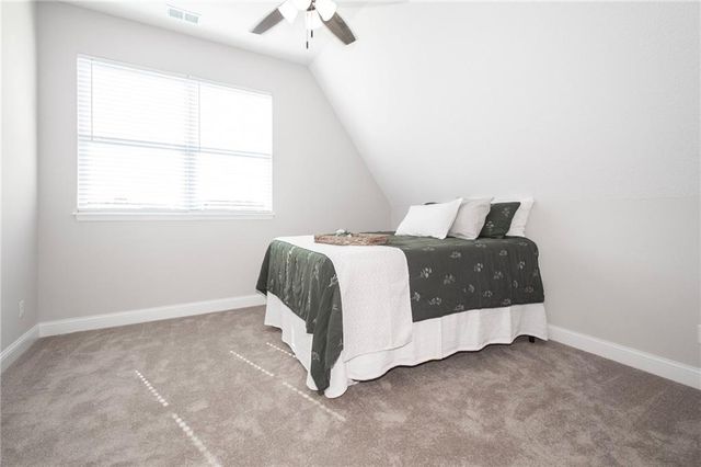 13741 Leigh Drive, Bonner Springs, KS 66012