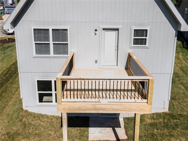 13741 Leigh Drive, Bonner Springs, KS 66012