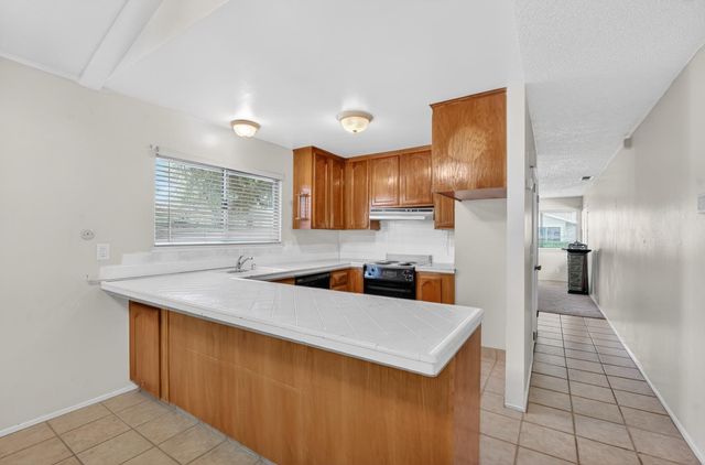 8187 La Riviera Dr, Sacramento, CA 95826