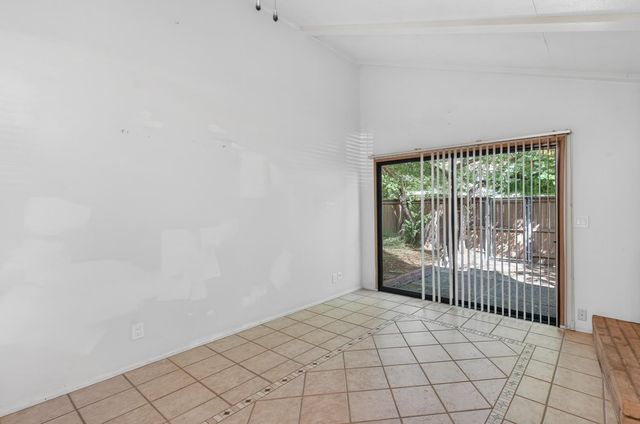 8187 La Riviera Dr, Sacramento, CA 95826