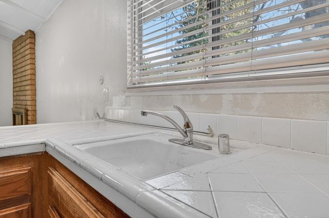 8187 La Riviera Dr, Sacramento, CA 95826