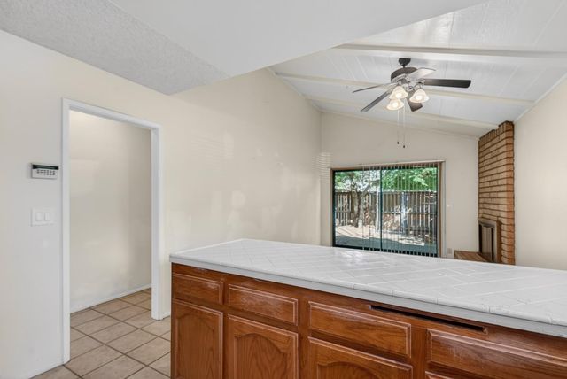 8187 La Riviera Dr, Sacramento, CA 95826