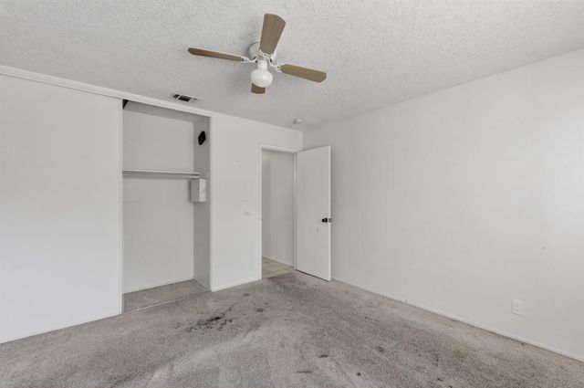 8187 La Riviera Dr, Sacramento, CA 95826