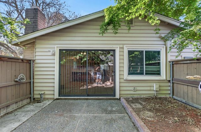 8187 La Riviera Dr, Sacramento, CA 95826