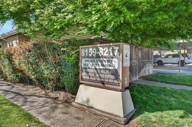 8187 La Riviera Dr, Sacramento, CA 95826