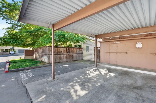 8187 La Riviera Dr, Sacramento, CA 95826