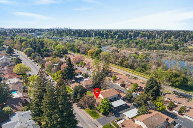 8187 La Riviera Dr, Sacramento, CA 95826