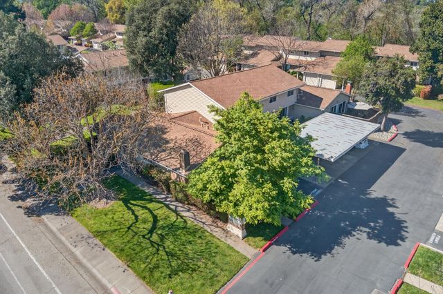 8187 La Riviera Dr, Sacramento, CA 95826