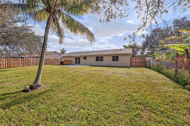 12541 SW 10th Court, Davie, FL 33325