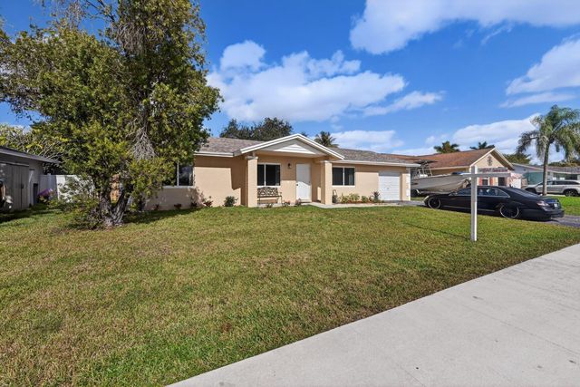 12541 SW 10th Court, Davie, FL 33325