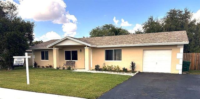12541 SW 10th Court, Davie, FL 33325