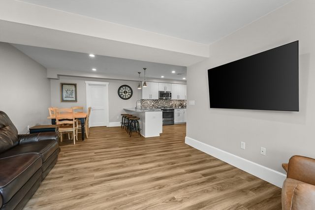 76 Court Street 6, Plymouth, MA 02360