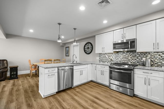 76 Court Street 6, Plymouth, MA 02360