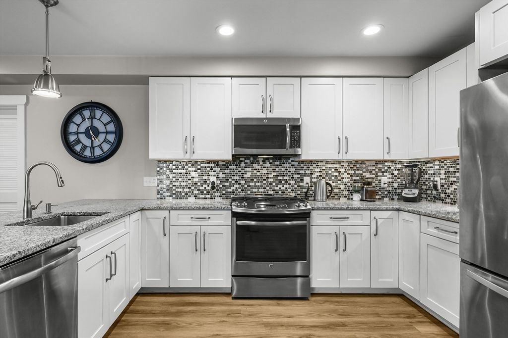 76 Court Street 6, Plymouth, MA 02360