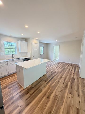 12 Winsor Way, New Durham, NH 03855