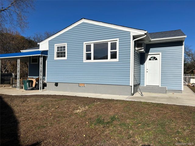 188 Forrest Place, Bay Shore, NY 11706
