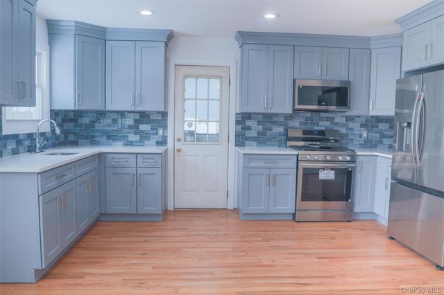 188 Forrest Place, Bay Shore, NY 11706