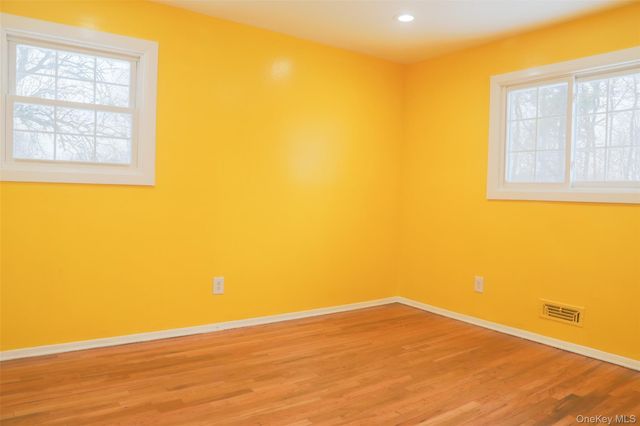 188 Forrest Place, Bay Shore, NY 11706