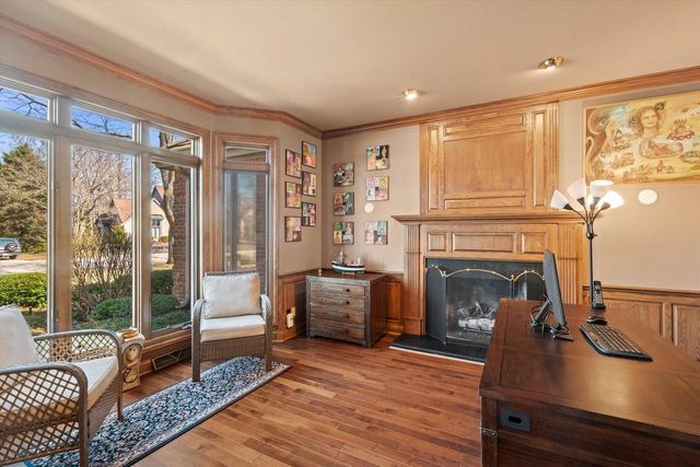 130 Lamplighter LANE, Wind Point, WI 53402