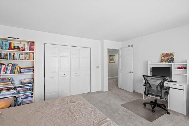130 Lamplighter LANE, Wind Point, WI 53402