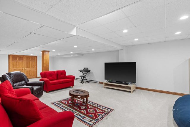 130 Lamplighter LANE, Wind Point, WI 53402