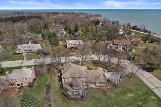 130 Lamplighter LANE, Wind Point, WI 53402