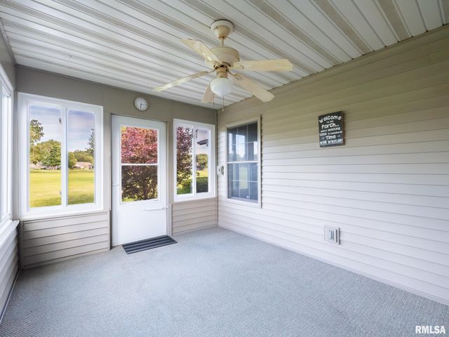 2726 GREENWAY Drive, Pekin, IL 61554