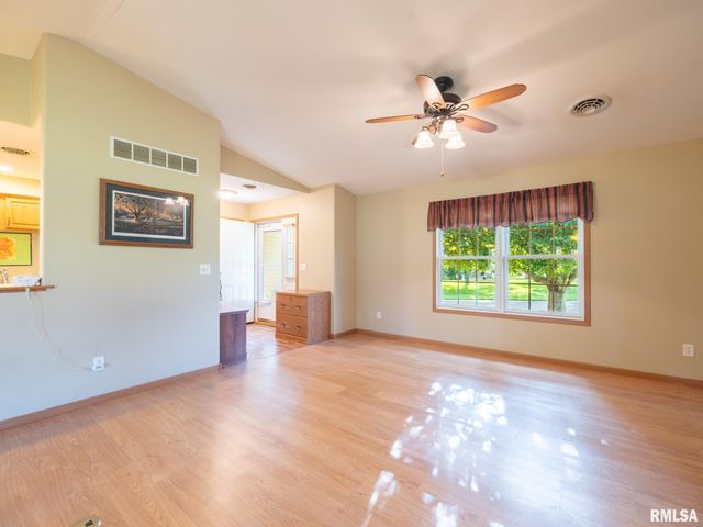 2726 GREENWAY Drive, Pekin, IL 61554