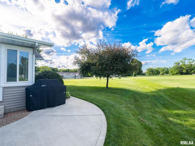 2726 GREENWAY Drive, Pekin, IL 61554