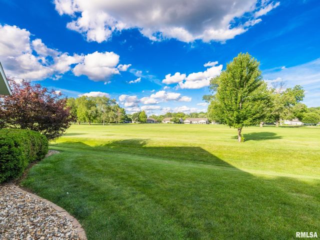 2726 GREENWAY Drive, Pekin, IL 61554