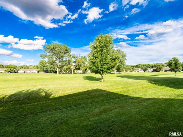 2726 GREENWAY Drive, Pekin, IL 61554