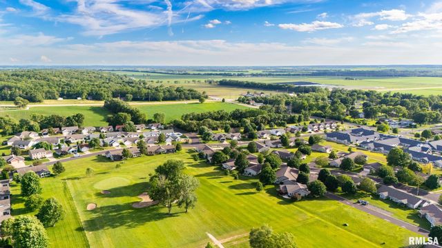 2726 GREENWAY Drive, Pekin, IL 61554