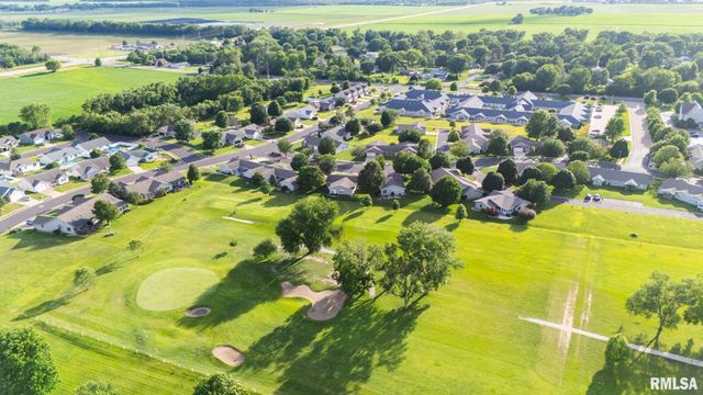 2726 GREENWAY Drive, Pekin, IL 61554