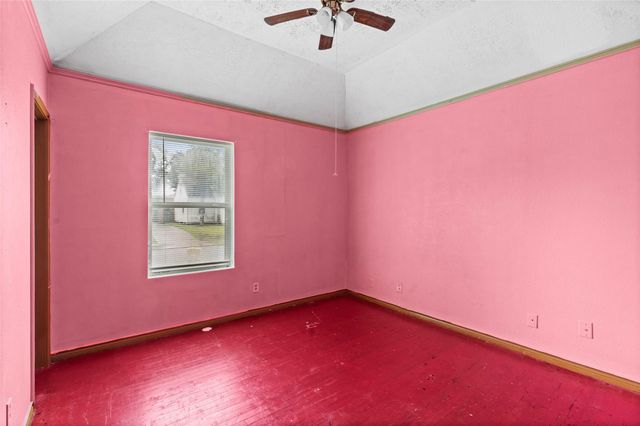 213 Olive Avenue, Pasadena, TX 77506