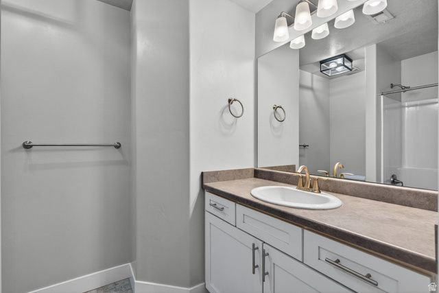 212 W WHITEWATER DR, Vineyard, UT 84059