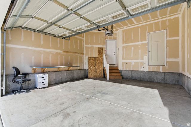 212 W WHITEWATER DR, Vineyard, UT 84059