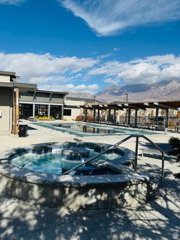 212 W WHITEWATER DR, Vineyard, UT 84059